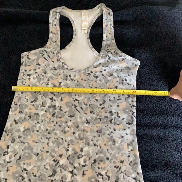 Lululemon top shirt - Picture 4 of 4